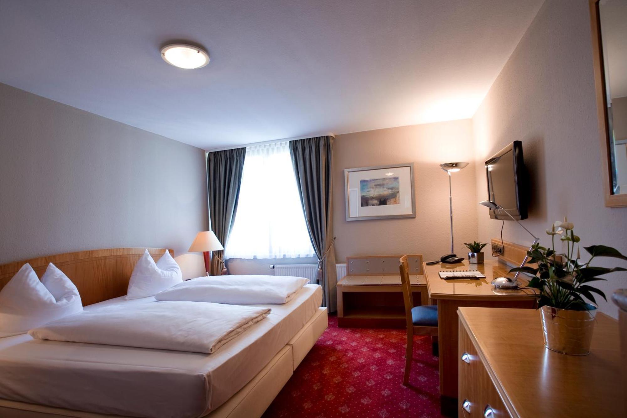 Hotel Das Kleine Ritz Fellbach Kültér fotó
