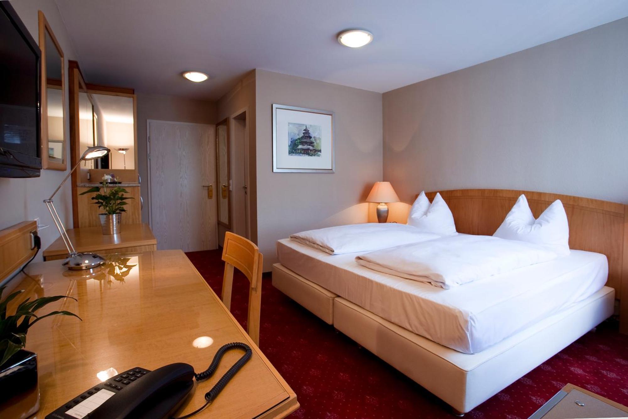 Hotel Das Kleine Ritz Fellbach Kültér fotó